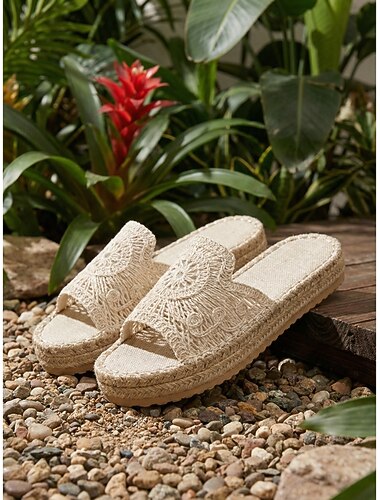  Sandales compensées bohèmes beiges en crochet pour femmes - espadrilles tressées confortables avec broderie ajourée, idéales pour les séjours en plein air et les jardins tropicaux. &escapades