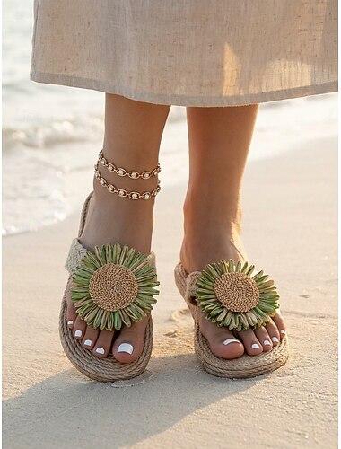  Opvallende oranje strandsandalen voor dames met zonnebloemmotief - romantische, bohemian geweven stro slippers met bloemenaccenten voor zomervakanties en tropische eilanduitjes. &strandfeesten