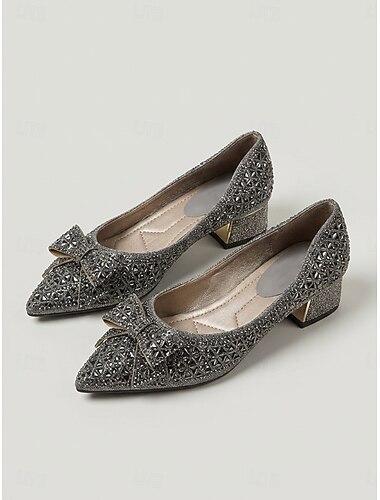  Sapatos de salto bloco pretos com strass, bico fino e detalhe de laço, elegantes e perfeitos para a mãe da noiva em casamentos ao ar livre. &eventos formais