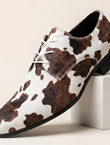  Heren Oxford-schoenen met koeienprint, vetersluiting, spitse neus, modieuze formele schoenen voor trendy mannen, bruiloften, podiumoptredens, feesten en speciale gelegenheden.