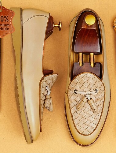  Herr premium loafers i äkta läder i beige, vävda tofsar, slip-on, lyxiga finskor för brudgummar, bröllopsgäster, trädgårdsbröllop, mottagningar och eleganta herrkläder för fester