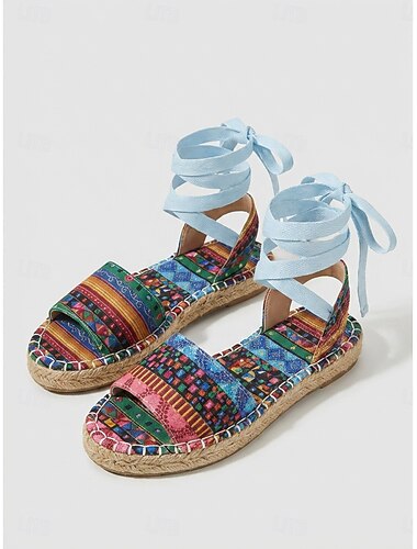  Kleurrijke espadrilles met print en vetersluiting voor dames – comfortabele en stijlvolle schoenen voor strand- en eilandvakanties in de zomer.