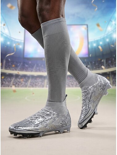  Lichtgewicht, lichtgewicht, ademende, hoogwaardige voetbalschoenen voor heren, perfect voor trainingen, wedstrijden en het dragen in het stadion.