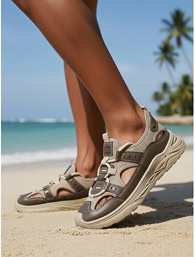 Taupekleurige casual sandalen voor heren met meerdere bandjes, gemaakt van ademend, lichtgewicht leer, ideaal voor buitenactiviteiten zoals strandvakanties en reizen.