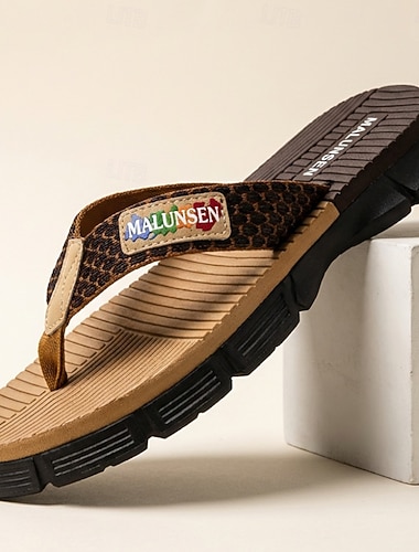  Sandali da uomo marroni con cinturino alla caviglia, infradito estive casual, leggere e comode, ideali per la spiaggia, le vacanze, i viaggi, il tempo libero all'aperto e l'uso quotidiano nelle giornate calde.