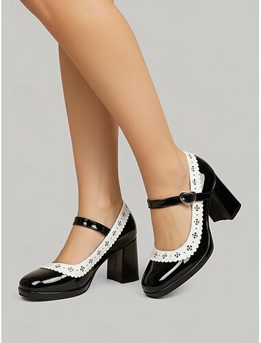  Schwarze Retro-Mary-Jane-Pumps aus Kunstlack – elegante Blockabsätze mit weißer, gewellter Spitzenborte. &Herzschnalle für moderne Vintage-Outfits, Bürokleidung &klassischer Chic