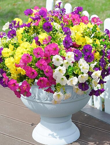  12 bunter kunstige blomster morgenfrue for utendørs bruk kunstige planter utendørs dekorasjon silke fargerik med eukalyptus UV-bestandig realistiske kunstige blomster til blomsterkasse veranda