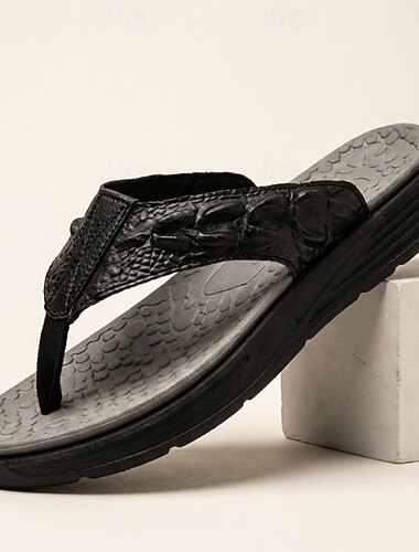  Sandales noires pour hommes, entre-doigts, tongs légères et confortables, chaussures d'été décontractées et texturées, idéales pour les vacances à la plage, les séjours en station balnéaire, les voyages et le quotidien par temps chaud.