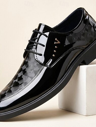  Zwarte lakleren oxfordschoenen voor heren met een glanzende geometrische textuur, moderne veterschoenen voor stijlvolle mannen, ideaal voor zakelijke gelegenheden, bruiloften, feesten en avondevenementen.