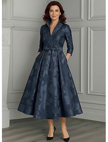 A-linje Klänningar Ankellång Telång Cocktail klänning Klänning till brudens mor 3/4 ärm V-hals Elegant Enkel Ledigt Formell Bröllopsgäst Semiformell Satäng Jacquard med Rosett(er) Plisserat