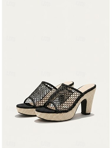  صندل نسائي كريمي اللون بكعب عريض ومنصة، مزين بإبزيم ذهبي - صندل أنيق مفتوح من الأمام بكعب عريض منسوج، مثالي لعطلات المدينة، ونزهات الصيف، وللمسافرات الأنيقات