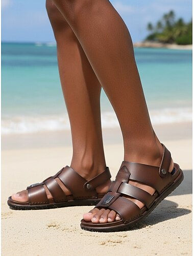  herresandaler i brunt kunstskinn med justerbare stropper, komfortable strandsko til sommerferie
