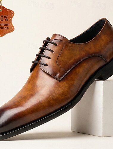  Sapatos sociais masculinos derby em couro verde com biqueira preta degradê, modelo oxford formal com cadarço, ideais para homens elegantes em ocasiões como negócios, casamentos, festas e eventos noturnos.