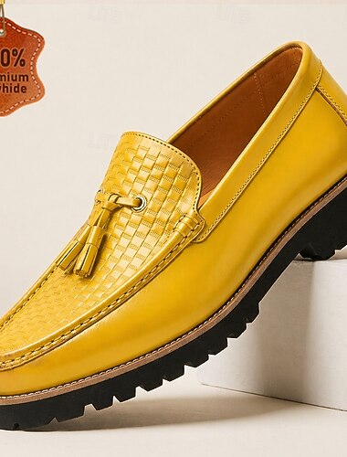  Gele herenloafers met kwastjes, gemaakt van hoogwaardig rundleer, klassieke casual instapschoenen, elegant en comfortabel voor kantoor, zakelijke en smart-casual gelegenheden.
