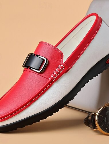  Rode en witte casual loafers voor heren, gemaakt van zacht leer, met een comfortabel instapmodel. Deze stijlvolle, alledaagse schoenen zijn geschikt voor kantoor, informele uitjes en stedentrips.