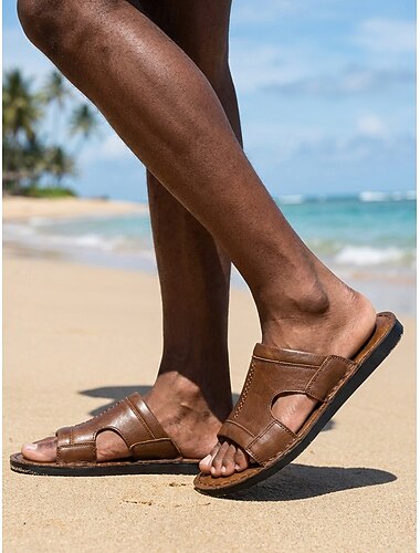  Brune fiskesandaler i kunstskinn til menn med åpen tå, komfortable strandsko for strandferie, reise ved sjøen, fotturer langs kysten, fritid på feriesteder og sommerens fritidsklær