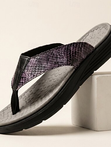  Paarse teenslippers voor heren met slangenprint, lichtgewicht en comfortabel, casual zomerse strandschoenen voor vakantie, recreatie in resorts en dagelijks gebruik bij warm weer.