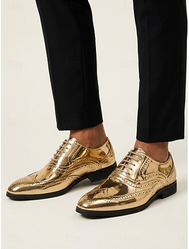  herresko i gull i kunstskinn med klassiske vingetuppbrogue-sko til formell bruk