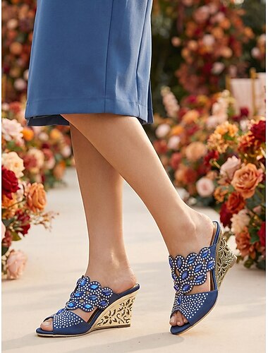  női kék díszes ékszandál, nyitott orrú, elegáns ruhacipő a menyasszony anyjának, kerti esküvő &hivatalos események