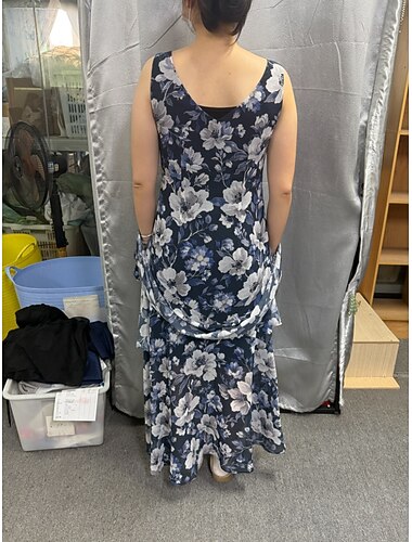  Damen Midikleid A Linie Kleid Elegant Urlaub Hochzeitsgast Cocktailparty Asymmetrisch Normale Passform Blumen Ärmellos Rundhalsausschnitt Marineblau