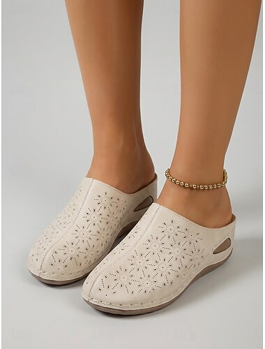  Beige perforerede mule-træsko til dame – komfortable slip-on havesko til gåture, hjemmebrug og sommerens fritidstøj