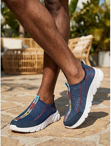  Scarpe da ginnastica slip-on da uomo in maglia, traspiranti, leggere e comode per camminare, ideali per viaggi all'aperto, vacanze informali e per l'uso quotidiano in estate.