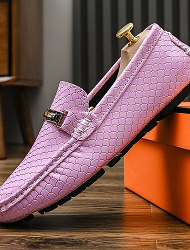  miesten pinkit käärmeennahkakuvioiset loaferit, kevyet ja näyttävät pukukengät, muodikkaat herrasmiesjalkineet juhliin, banketteihin, autoiluun ja tyylikkääseen vapaa-ajan asuun.