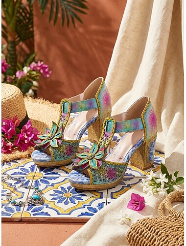  Dames boho sandalen van echt leer - open teen met bloemenprint en uitgesneden details, en een dikke gouden glitterzool, perfect voor een eilandvakantie of strandvakantie. &zomervakantie