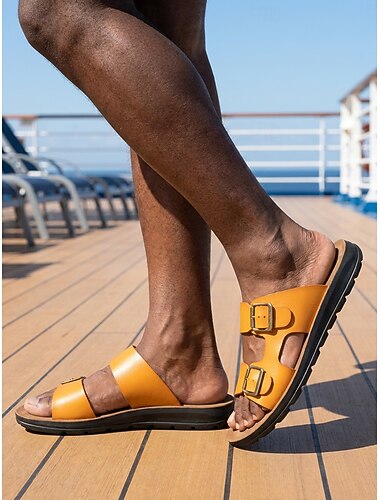  Sandali da uomo giallo-marroni per isole e crociere - sandali comodi da spiaggia con fibbia regolabile - calzature da resort informali per il relax in vacanza, da indossare a bordo piscina e durante i viaggi in crociera