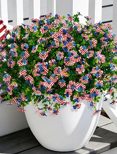  12 bundels kunstmatige patriottische bloemen met eucalyptusbladeren, rood-wit-blauwe decoratie voor het 250-jarig bestaan van de VS, Memorial Day en Veteranendag.