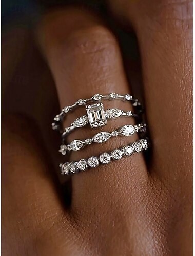  Damesset van 4 stapelbare kristallen ringen, boho vergulde/verzilverde legeringsringen, elegante statement sieraden voor strand en dagelijks gebruik. &feestkleding