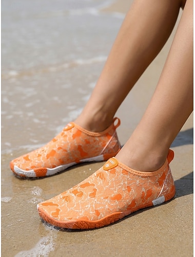  Sapatos aquáticos femininos laranja com estampa camuflada e sola texturizada - calçado slip-on de secagem rápida, respirável e com ajuste largo, antiderrapante, ideal para praia, mergulho com snorkel
