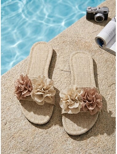  Sandalias románticas florales para mujer: elegantes sandalias tipo chanclas de lino color beige con una gran decoración floral en 3D, ideales para relajarse junto a la piscina, escapadas de verano y lunas de miel tropicales.
