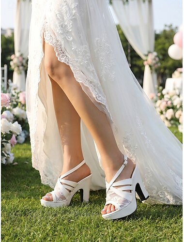  Witte platform sandalen met hoge hak voor dames - elegante bruidsschoenen voor tuinbruiloften en ceremonies in de buitenlucht.