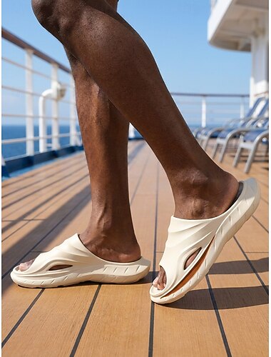  Sandali da uomo bianchi a ciabatta per isole e crociere - calzature estive leggere e comode a punta aperta - scarpe casual in stile resort per viaggi, passeggiate sul ponte e tempo libero in riva al mare.