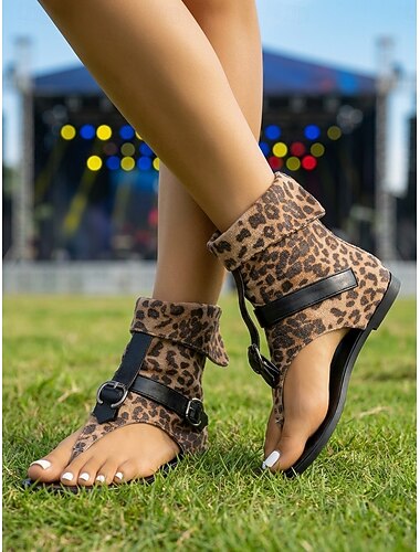  Sandali gladiatore da donna con stampa leopardata - infradito basse con motivo animalier e risvolto. &Cinghie con fibbia per festival musicali all'aperto e rave estivi &abiti da concerto in stile boho
