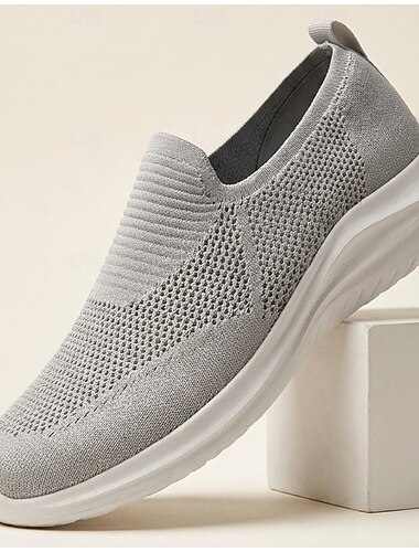  Sneakers slip-on da uomo grigie in maglia, leggere, traspiranti e comode, ideali per camminare, per il tempo libero, per i viaggi, per gli spostamenti quotidiani e per un look rilassato nel fine settimana.