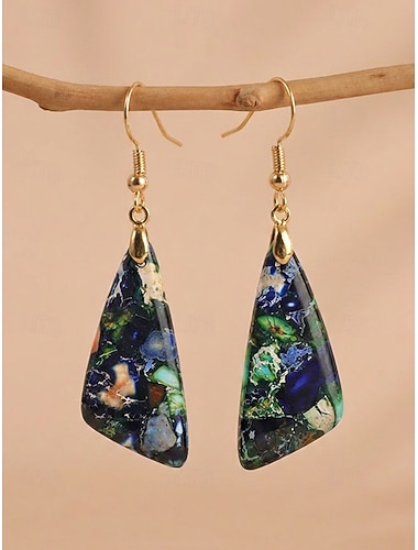  Boucles d'oreilles pendantes géométriques artisanales pour femme, ornées de pierres naturelles multicolores. Bijoux artistiques et légers, parfaits pour une garden-party, un café ou une tenue
