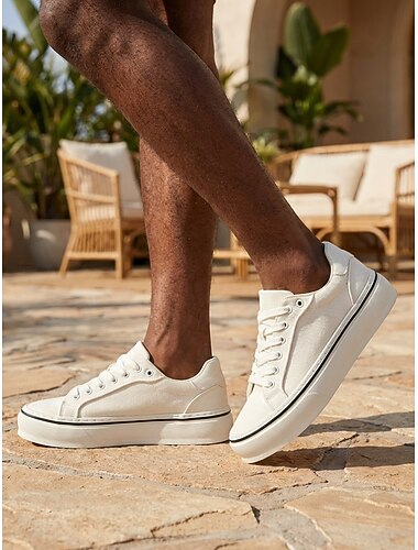  Scarpe da ginnastica casual da uomo bianche con lacci, leggere e comode, modello minimalista a taglio basso, ideali per resort all'aperto, viaggi, gite del fine settimana e stile smart casual.