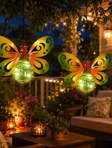  Lot de 2 lanternes solaires papillon suspendues pour l'extérieur, guirlandes lumineuses en métal étanche avec lumières féériques &Lanternes solaires papillon vertes en forme d'ailes printanières pour