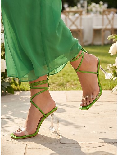  Groene sandalen met bandjes en hoge hakken voor dames - stilettohakken met transparante bandjes voor gasten op een tuinbruiloft