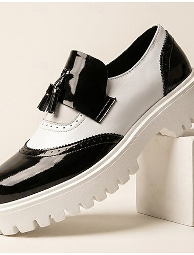  Zwarte en witte loafers met kwastjes voor heren, instappers met een dikke zool, vintage statement schoenen voor stijlvolle mannen, geschikt voor bruiloften, banketten, feesten, gala's en avondevenementen.
