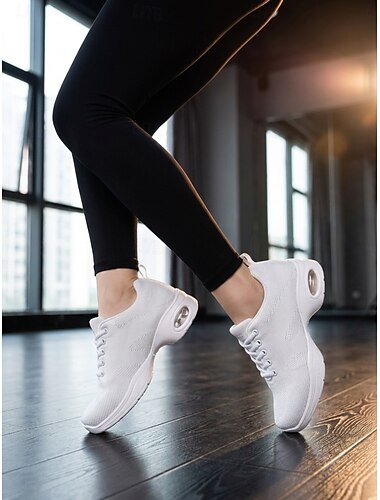  Tênis de dança feminino branco – tênis de dança respirável em malha com amortecimento de ar no calcanhar, leve e confortável, com absorção de impacto e sola flexível para zumba, jazz, dança de salão e