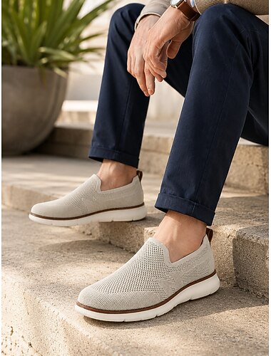  Slip-On-Sneaker aus Strick für Herren, atmungsaktives Mesh-Obermaterial mit bequemer Passform, lässiger, leichter Schuh für den Alltag und Outdoor-Aktivitäten