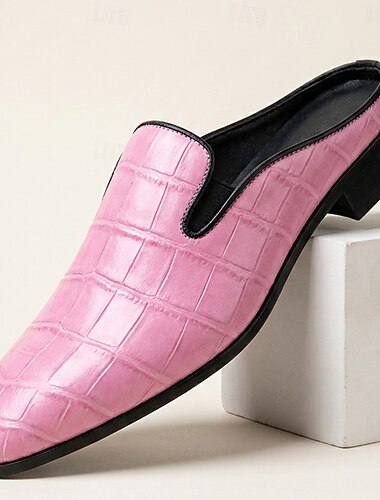  Roze loafers voor heren met krokodillenprint – luxe instapschoenen voor formele gelegenheden, trendy statement schoenen voor bruiloften, gala's en modefeesten.