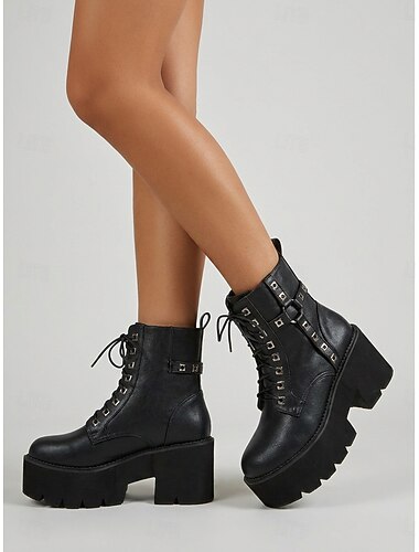  Zwarte leren enkellaarsjes voor dames - gothic platformhakken met studs, perfect voor een spijkerbroekje, een openluchtmuziekfestival of een Halloweenkostuum.