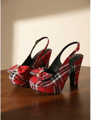  Dames pumps uit de jaren 50 met ruitpatroon - rode tartan ronde neus, platformhak en parelstrik voor een avondfeest. & vakantie