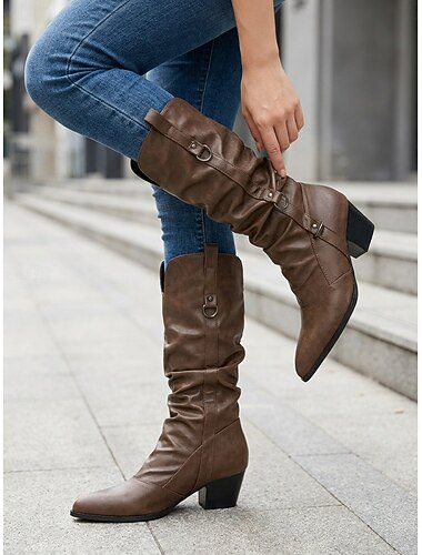  Bottes de cowboy marron foncé pour femmes - style western souple, bout pointu et talons compensés, parfaites avec un jean droit, pour un look streetwear décontracté ou pour le bureau.