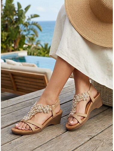  Sandali con zeppa da donna - color nude, con perle, strass e motivo floreale, con cinturini bassi, perfetti per vacanze in resort e matrimoni in giardino.