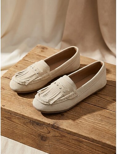 Beige damesloafers met kwastjes en een bovenkant van zacht imitatie suède - comfortabele instappers met kwastjes. &klinknagel voor reizen, winkelen, autorijden, zakelijke casual gelegenheden en